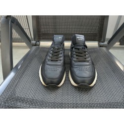 Prada Herrenschuhe Gr.41,5 UK 7,5